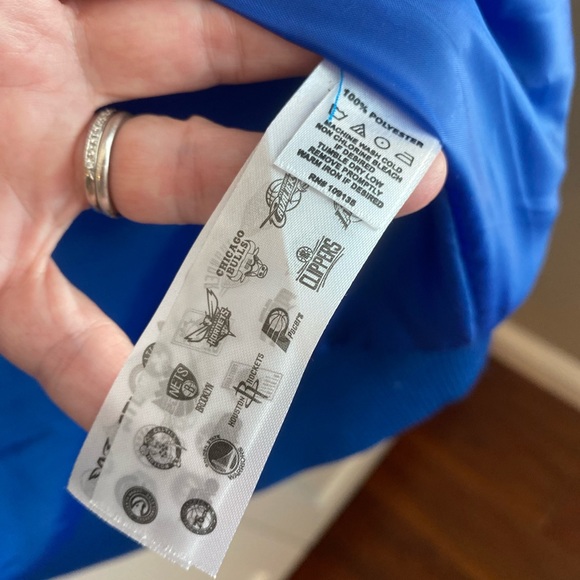 Golden State Warriors Blue NBA Basketball Puffer Vest - Picture 8 of 8